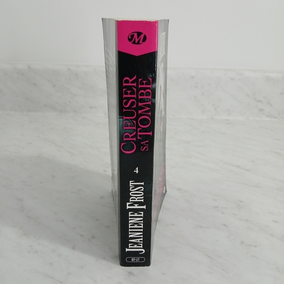 🛍 Creuser sa Tombe #04 De Jeaniene Frost Collection Chasseuse de la Nuit - Picture 4 of 7